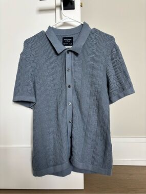 Abercrombie & Fitch Blue Textured Short-Sleeve Button Down Shirt